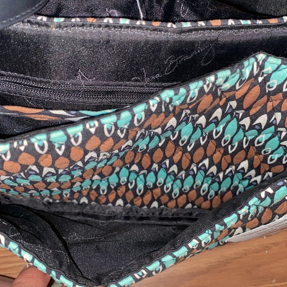 Vera Bradley Turn Lock Crossbody Brand New - Picture 5 of 7